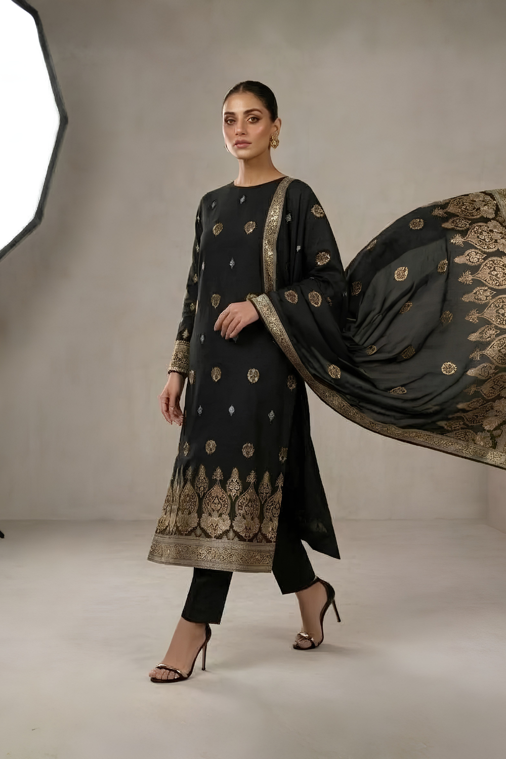US-3PCS-1049 - Printed Jacquard Suit - Unstitched