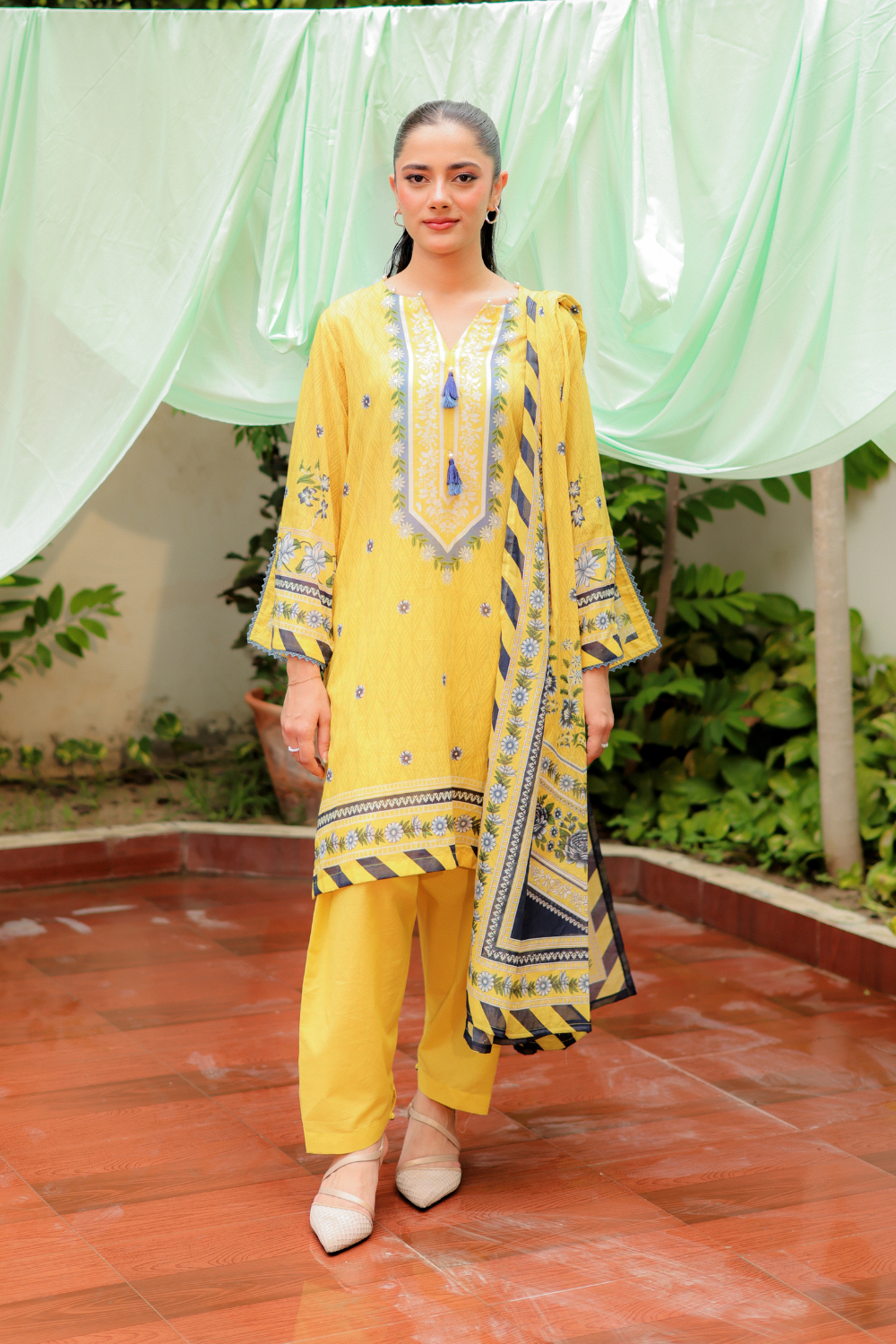 US-3PC-1010 - Printed Lawn Suit - Unstitched