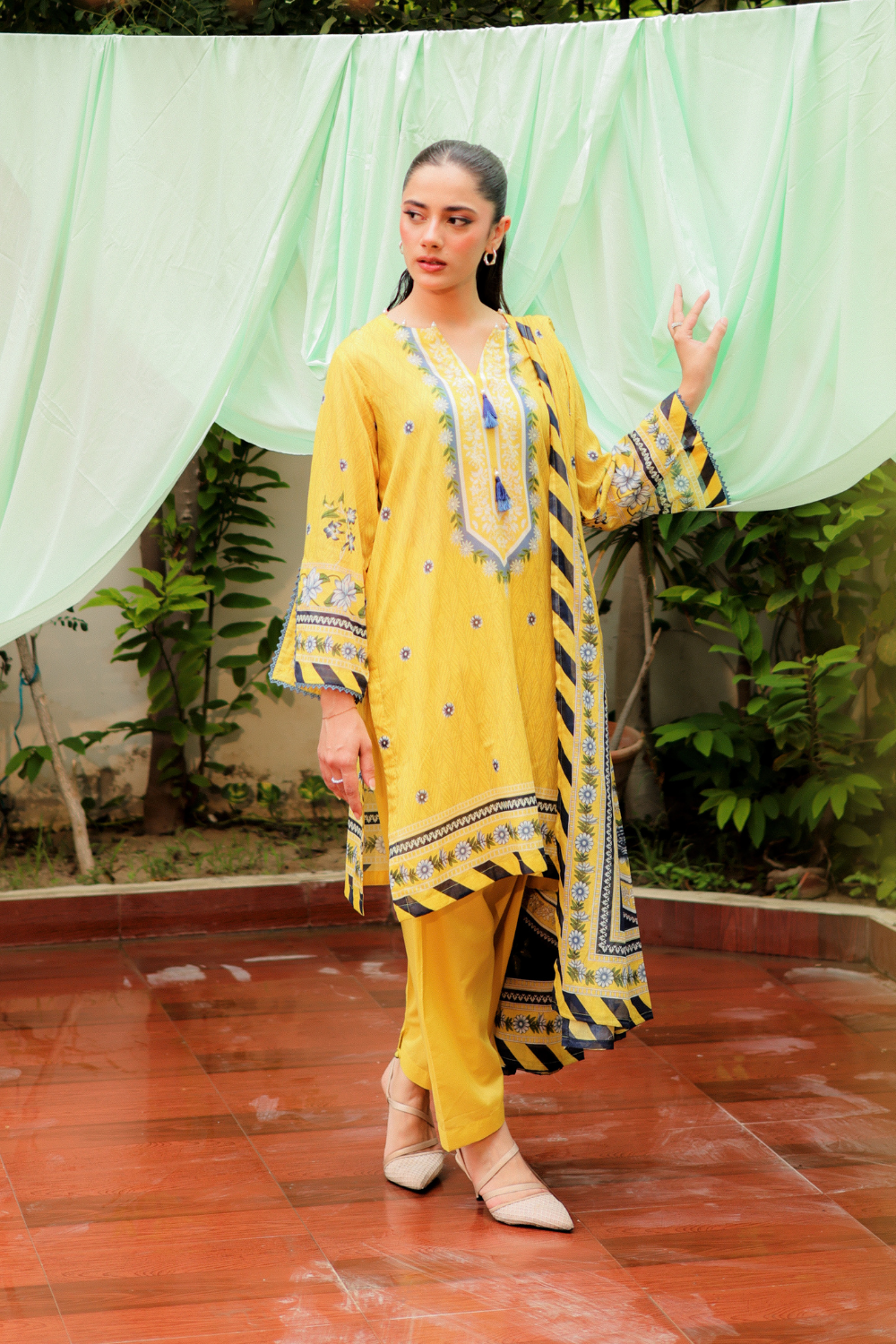 US-3PC-1010 - Printed Lawn Suit - Unstitched