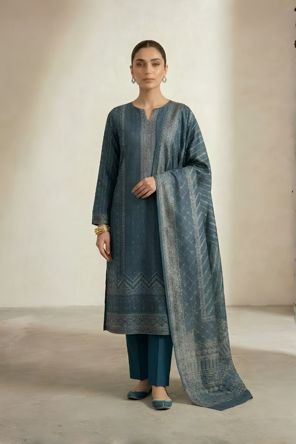 US-3PCS-1055 - Printed Zari Lawn - Unstitched